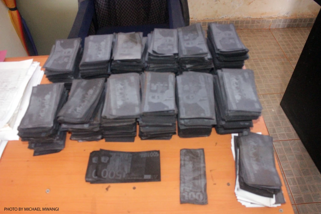 Fake money found in a bag in Kibiku